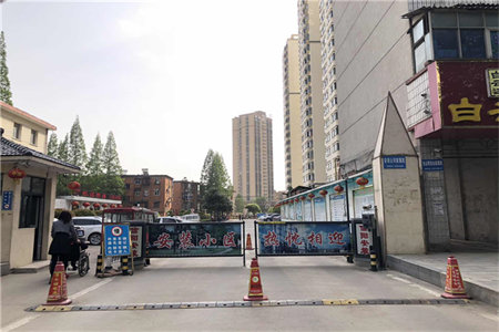 阳光河畔！带车库！127精装套三！好楼层！价格不变！